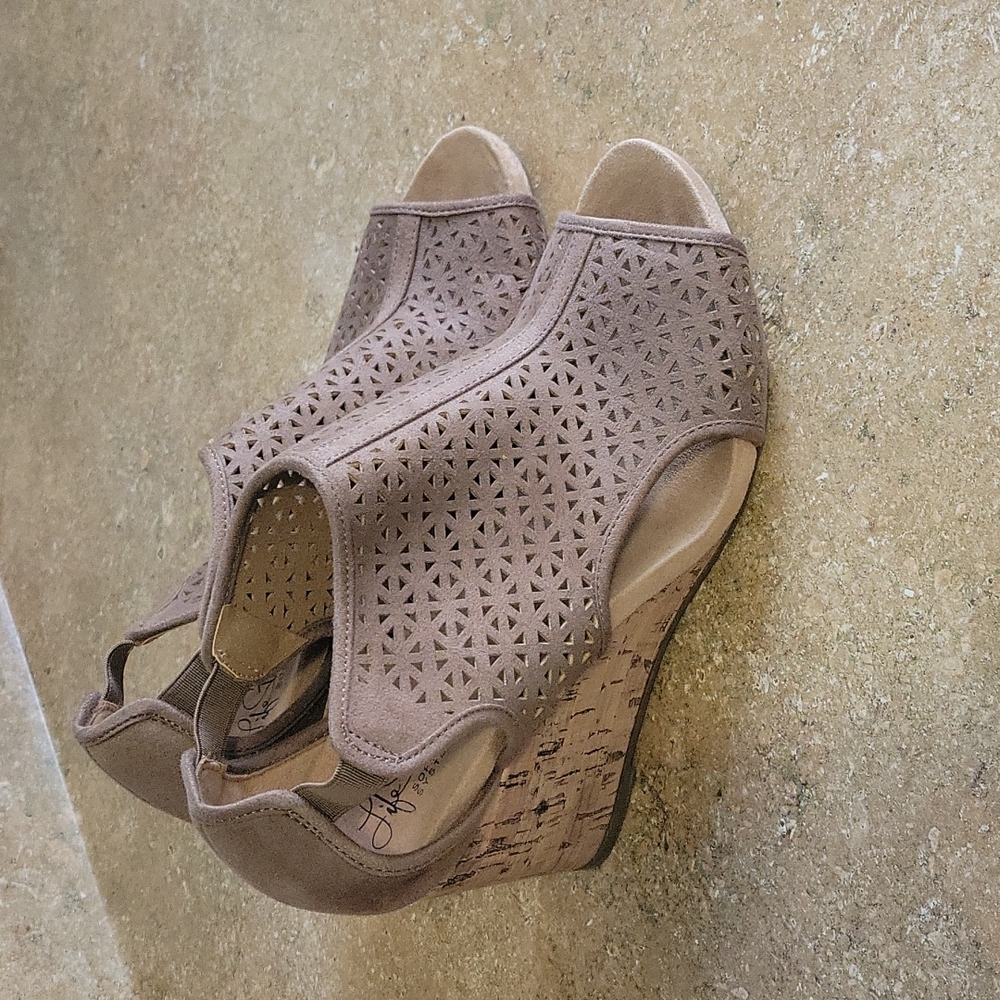 WOMENS LIFESTRIDE WEDGE SHOES SIZE 8.5